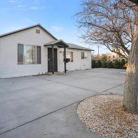 Cozy Single Story 2 Bdrm Family Home Near The Blvd Lancaster Exterior foto