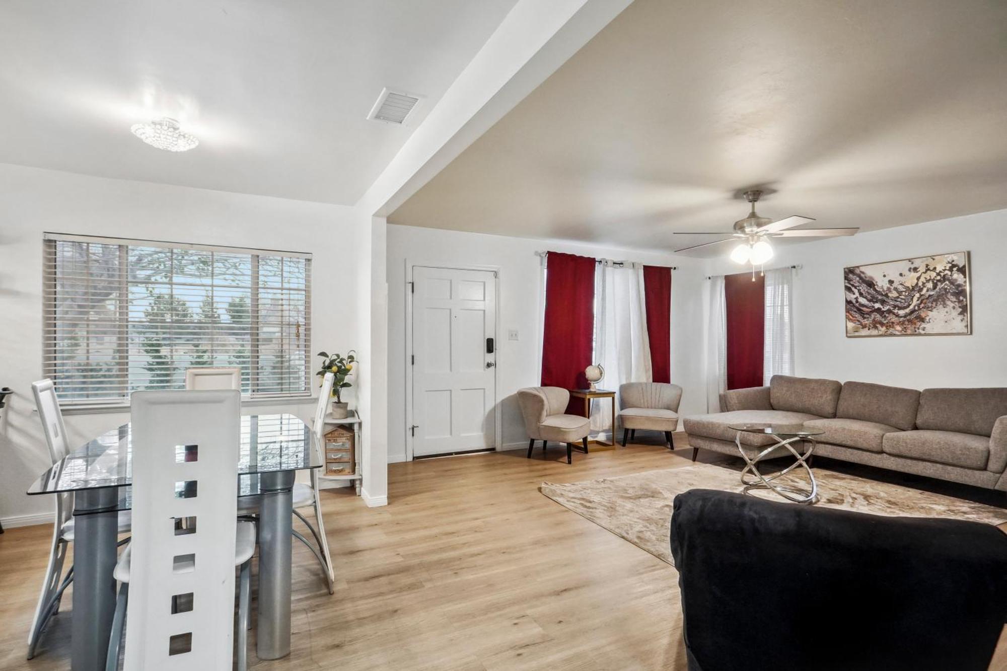 Cozy Single Story 2 Bdrm Family Home Near The Blvd Lancaster Exterior foto