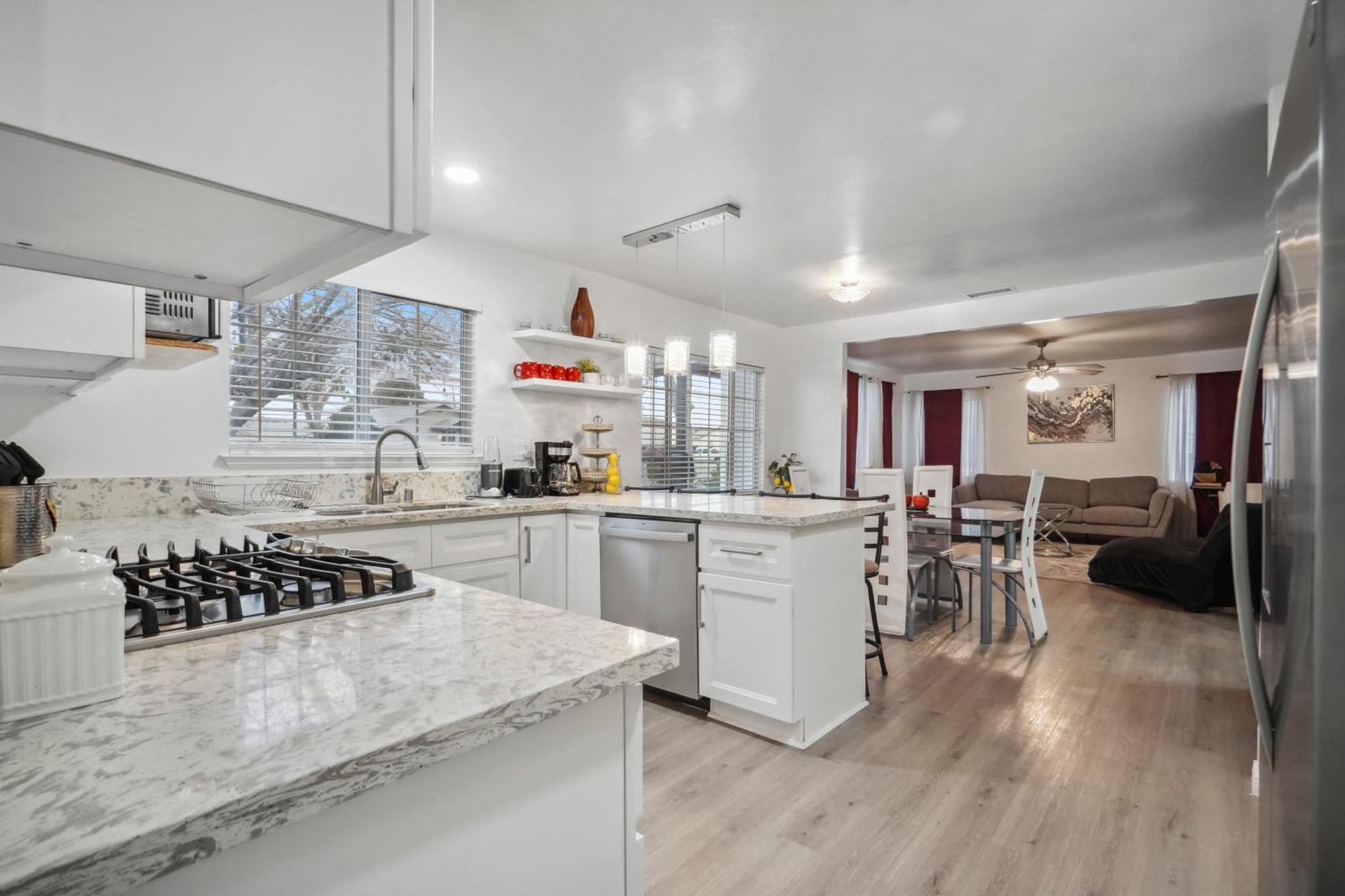 Cozy Single Story 2 Bdrm Family Home Near The Blvd Lancaster Exterior foto